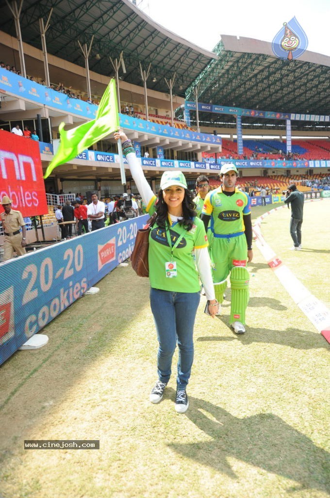 Telugu Warriors Vs Kerala Strikers Match Photos 01 - 37 / 91 photos