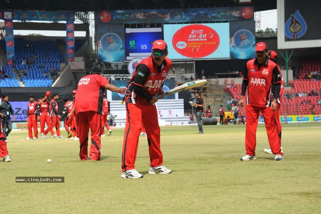 Telugu Warriors Vs Kerala Strikers Match Photos 01 - 47 / 91 photos