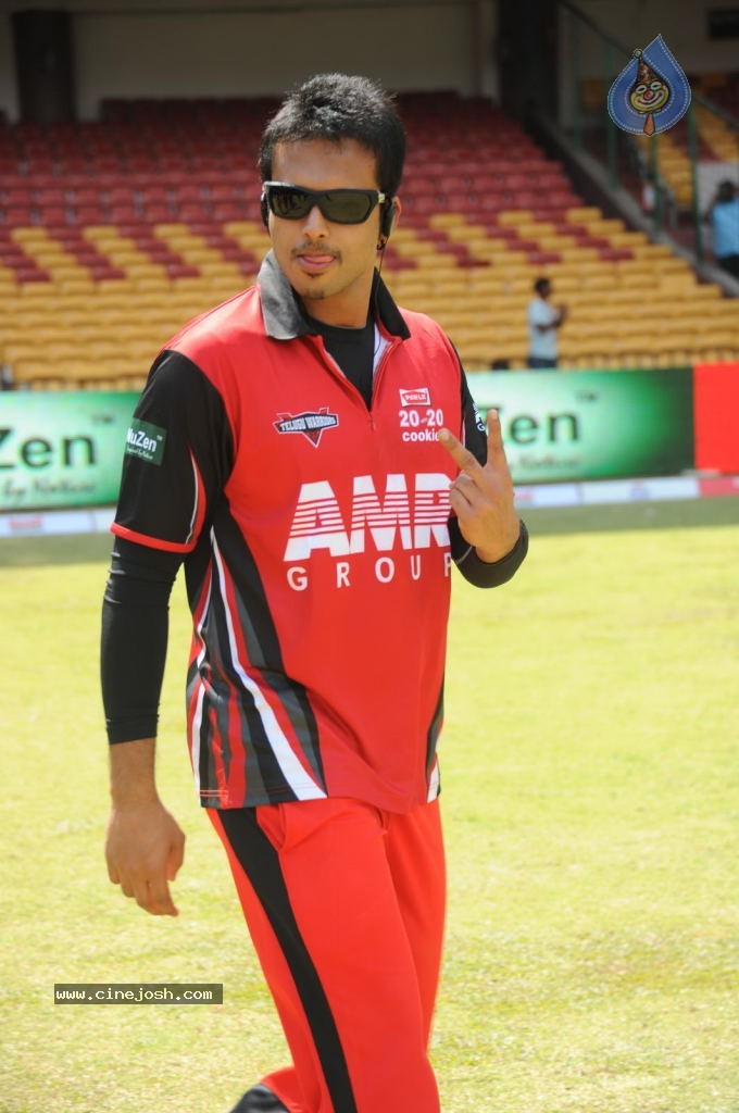 Telugu Warriors Vs Kerala Strikers Match Photos 01 - 52 / 91 photos