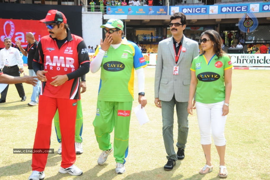 Telugu Warriors Vs Kerala Strikers Match Photos 01 - 61 / 91 photos