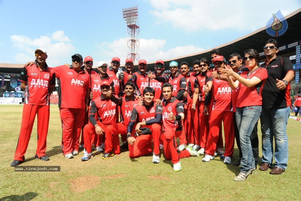 Telugu Warriors Vs Kerala Strikers Match Photos 01 - 62 / 91 photos