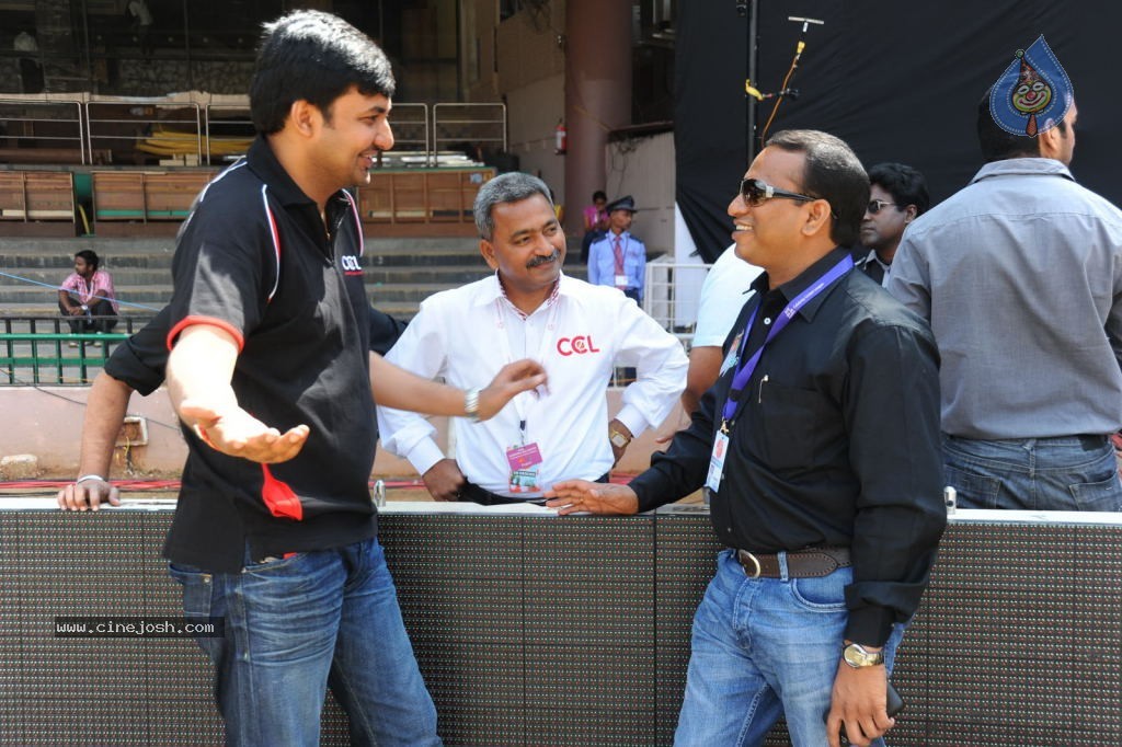 Telugu Warriors Vs Kerala Strikers Match Photos 01 - 64 / 91 photos