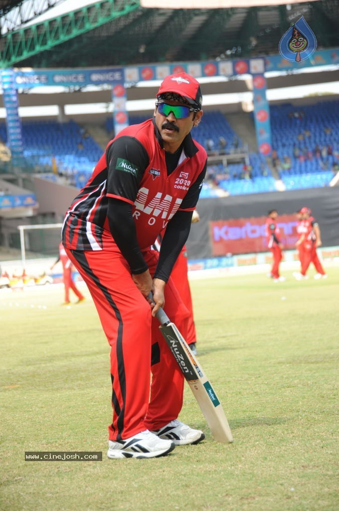 Telugu Warriors Vs Kerala Strikers Match Photos 01 - 69 / 91 photos