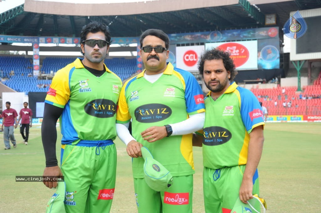 Telugu Warriors Vs Kerala Strikers Match Photos 01 - 74 / 91 photos