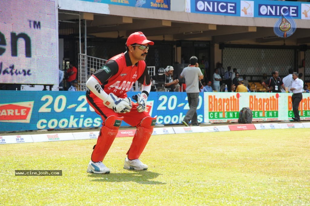 Telugu Warriors Vs Kerala Strikers Match Photos 01 - 75 / 91 photos