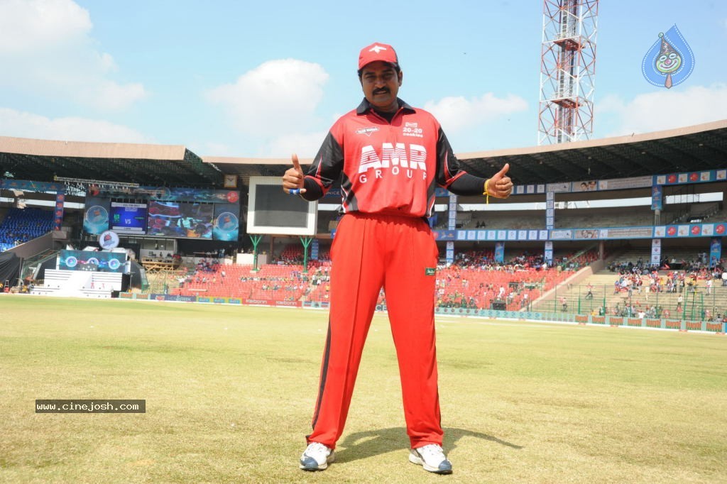 Telugu Warriors Vs Kerala Strikers Match Photos 01 - 86 / 91 photos
