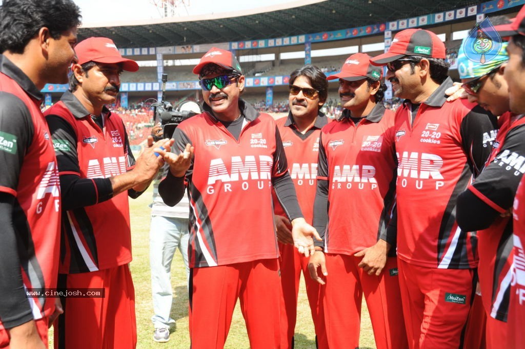 Telugu Warriors Vs Kerala Strikers Match Photos 01 - 87 / 91 photos