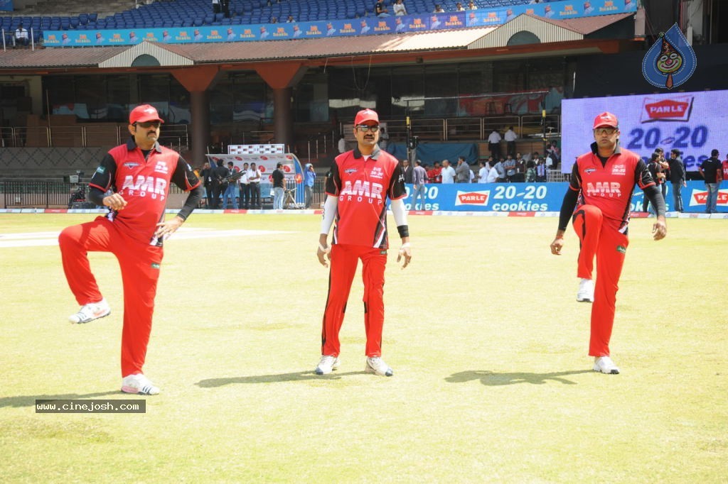 Telugu Warriors Vs Kerala Strikers Match Photos 01 - 89 / 91 photos