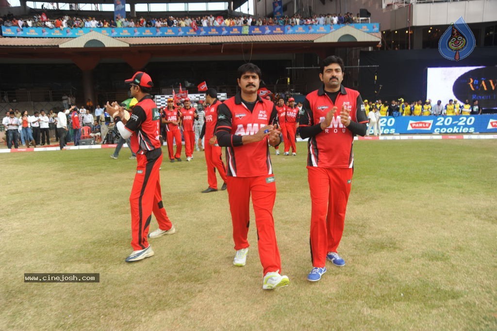 Telugu Warriors Vs Kerala Strikers Match Photos 02 - 54 / 114 photos