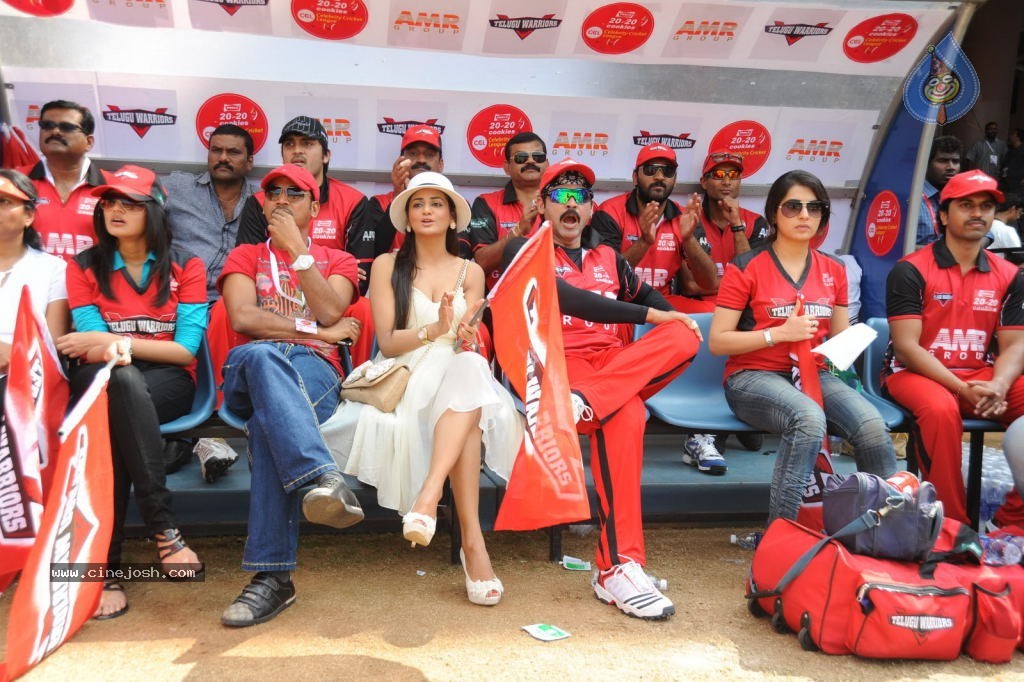 Telugu Warriors Vs Kerala Strikers Match Photos 02 - 58 / 114 photos