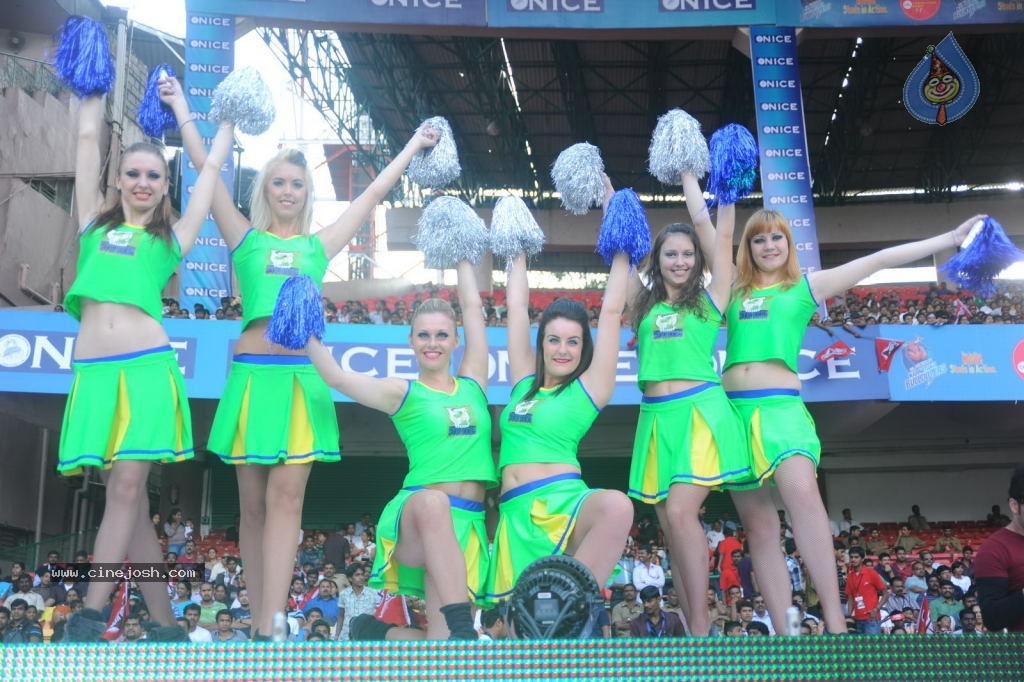 Telugu Warriors Vs Kerala Strikers Match Photos 02 - 69 / 114 photos