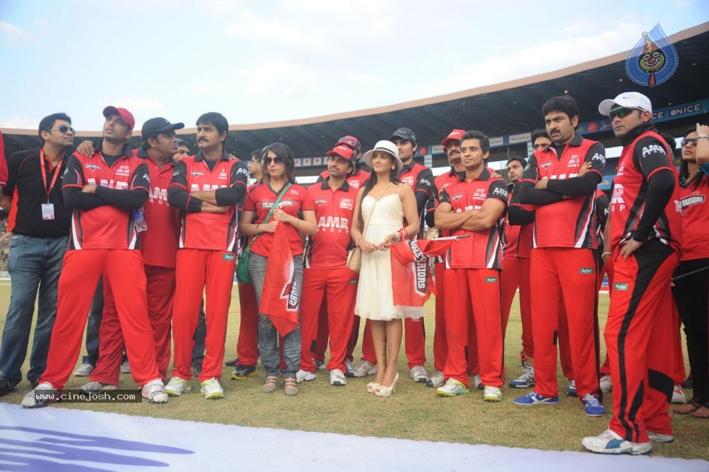 Telugu Warriors Vs Kerala Strikers Match Photos 02 - 88 / 114 photos