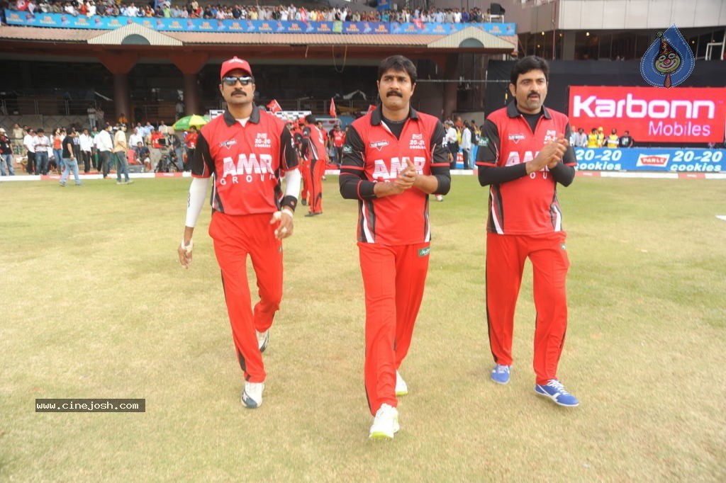 Telugu Warriors Vs Kerala Strikers Match Photos 02 - 91 / 114 photos