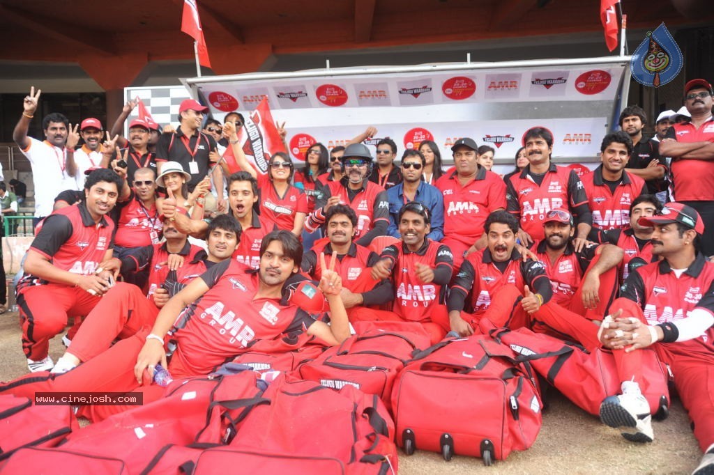 Telugu Warriors Vs Kerala Strikers Match Photos 02 - 93 / 114 photos