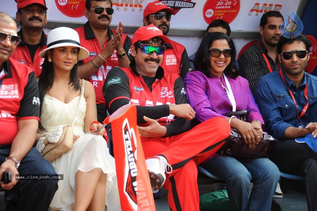 Telugu Warriors Vs Kerala Strikers Match Photos 02 - 94 / 114 photos