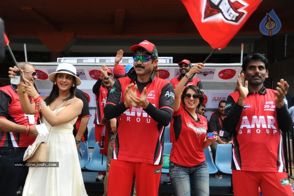 Telugu Warriors Vs Kerala Strikers Match Photos 02 - 102 / 114 photos
