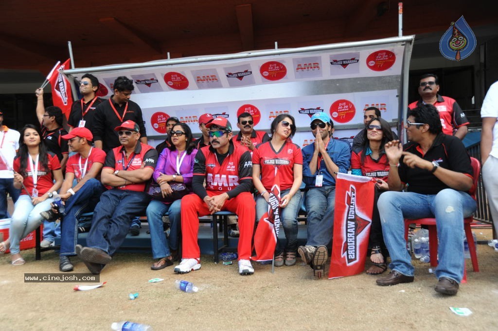 Telugu Warriors Vs Kerala Strikers Match Photos 02 - 103 / 114 photos