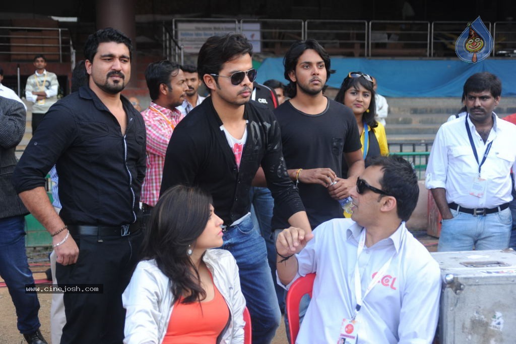 Telugu Warriors Vs Kerala Strikers Match Photos 02 - 107 / 114 photos