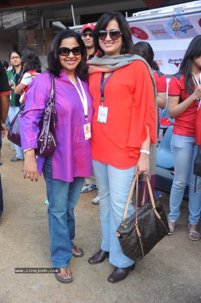 Telugu Warriors Vs Kerala Strikers Match Photos 02 - 113 / 114 photos