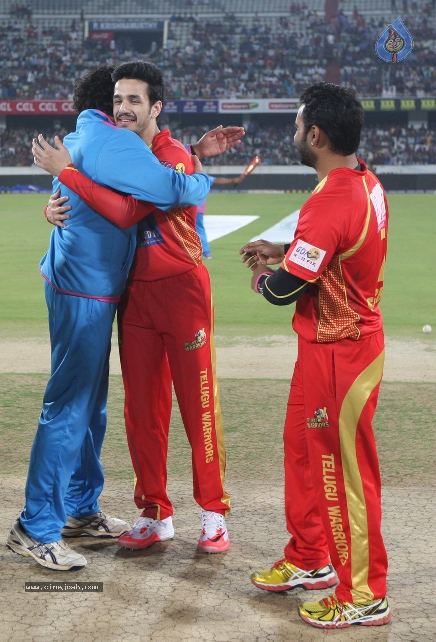 Telugu Warriors Vs Mumbai Heroes Match Photos - 4 / 150 photos
