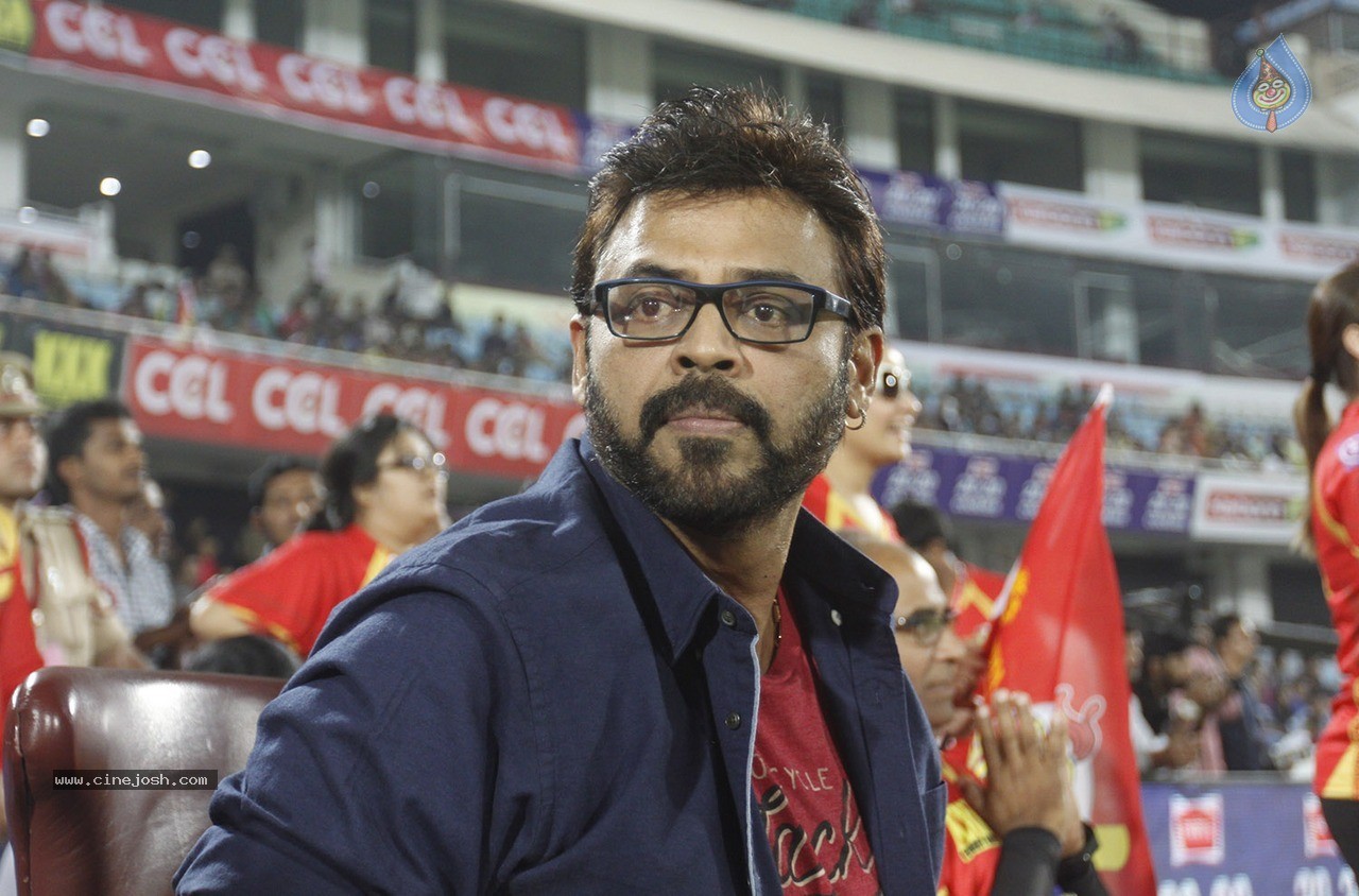 Telugu Warriors Vs Mumbai Heroes Match Photos - 17 / 150 photos