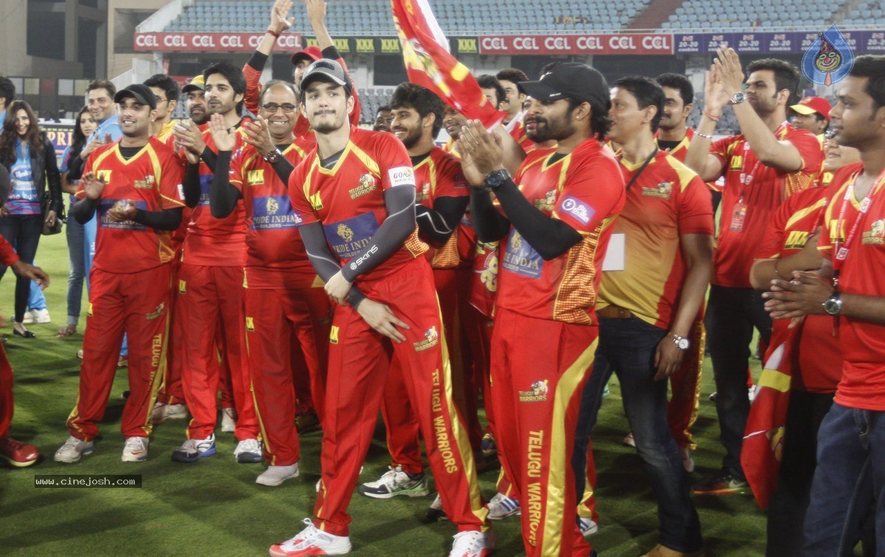 Telugu Warriors Vs Mumbai Heroes Match Photos - 105 / 150 photos