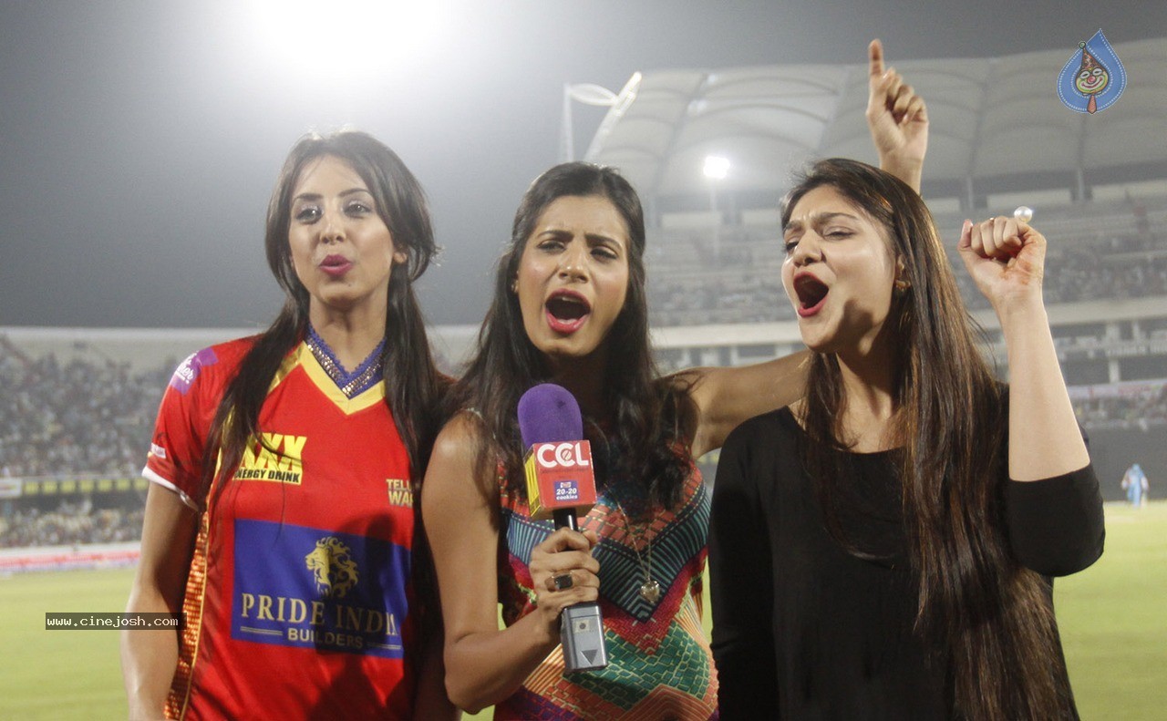 Telugu Warriors Vs Mumbai Heroes Match Photos - 132 / 150 photos