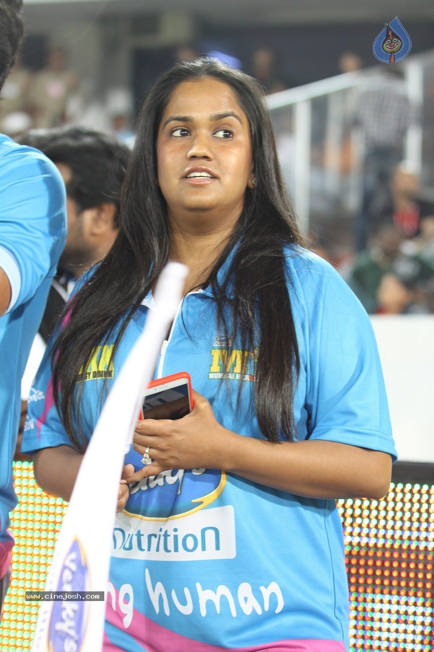 Telugu Warriors Vs Mumbai Heroes Match Photos - 136 / 150 photos