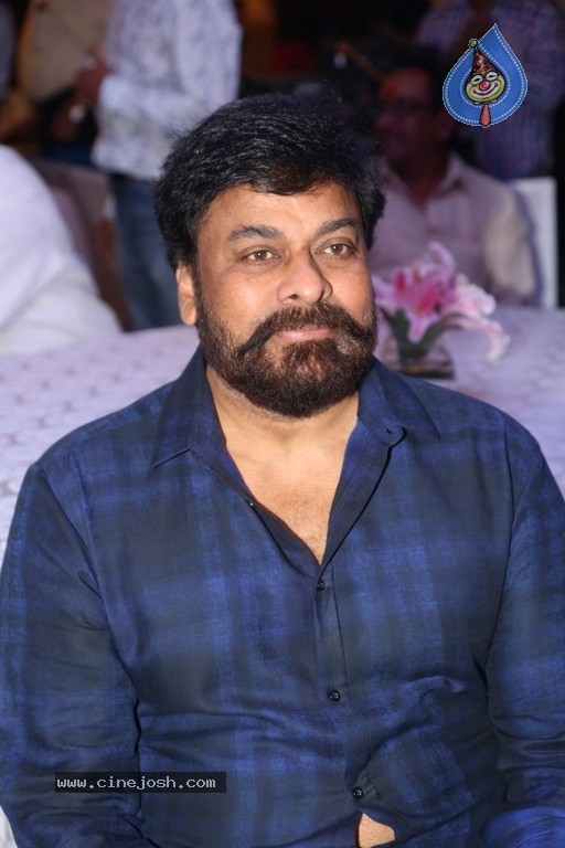 Tera Venuka Dasari Book Launched by Chiranjeevi - 43 / 61 photos