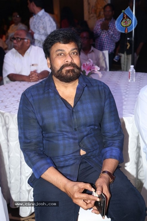 Tera Venuka Dasari Book Launched by Chiranjeevi - 53 / 61 photos