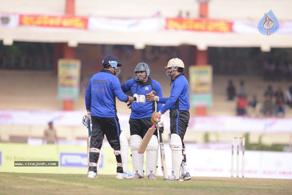 Tollywood Cricket Match in Vijayawada 01 - 17 / 163 photos