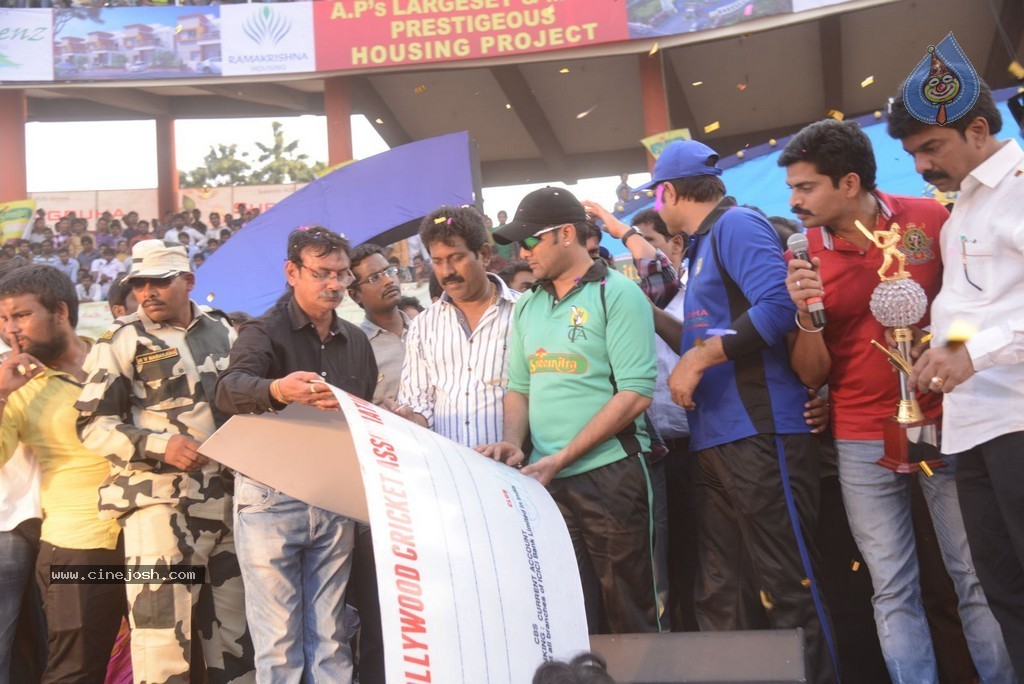 Tollywood Cricket Match in Vijayawada 01 - 26 / 163 photos