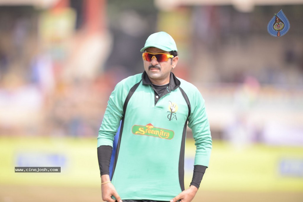 Tollywood Cricket Match in Vijayawada 01 - 32 / 163 photos