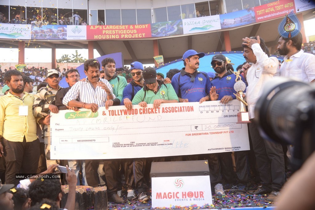 Tollywood Cricket Match in Vijayawada 01 - 54 / 163 photos