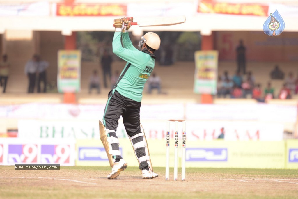 Tollywood Cricket Match in Vijayawada 01 - 66 / 163 photos