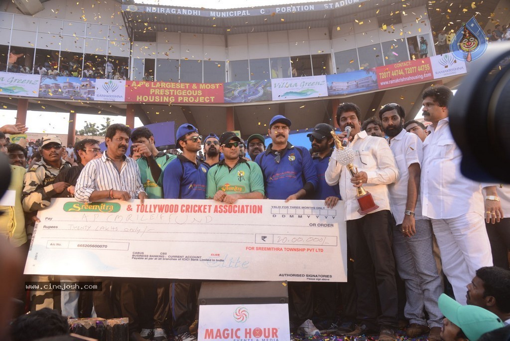 Tollywood Cricket Match in Vijayawada 01 - 146 / 163 photos
