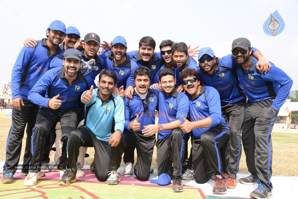 Tollywood Cricket Match in Vijayawada 01 - 156 / 163 photos