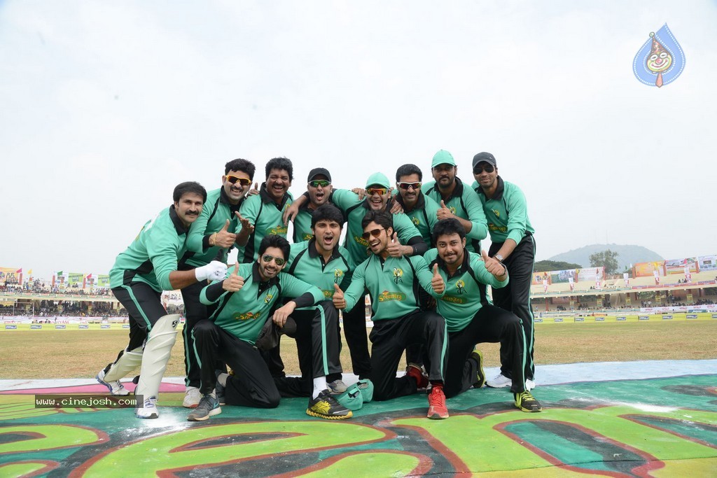 Tollywood Cricket Match in Vijayawada 02 - 52 / 53 photos