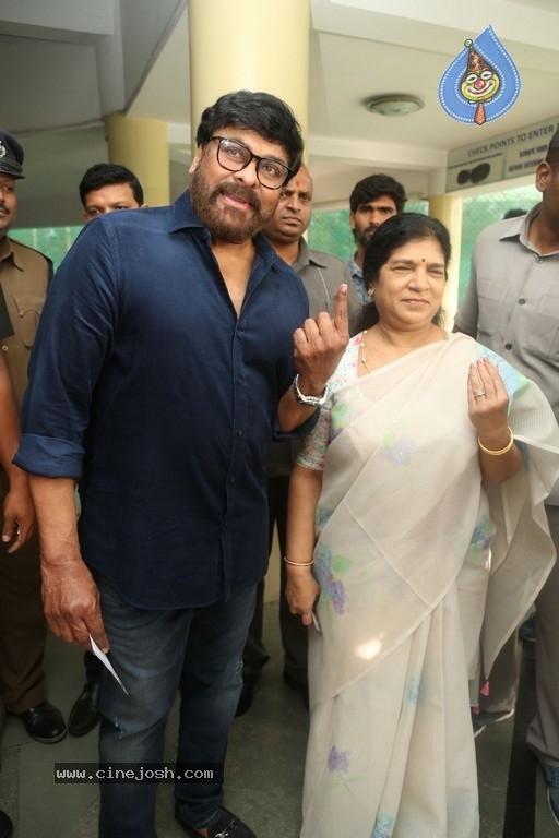 Tollywood Stars Cast their Votes 2018 - 85 / 103 photos