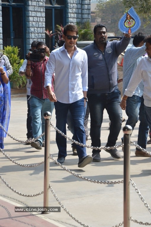 Tollywood Stars Cast their Votes 2018 - 86 / 103 photos