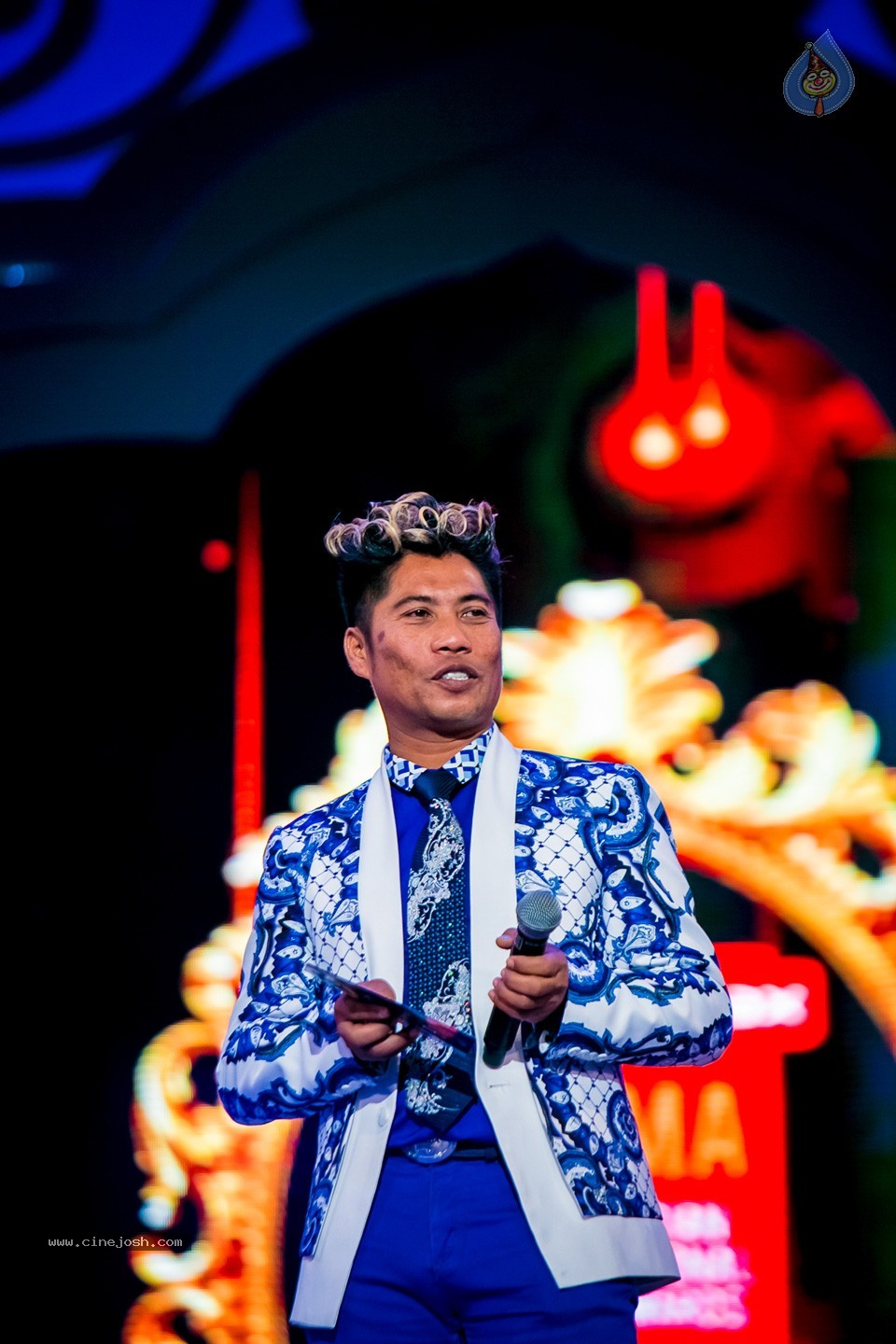 Top Celebs at SIIMA Awards 2014 - 2 / 150 photos