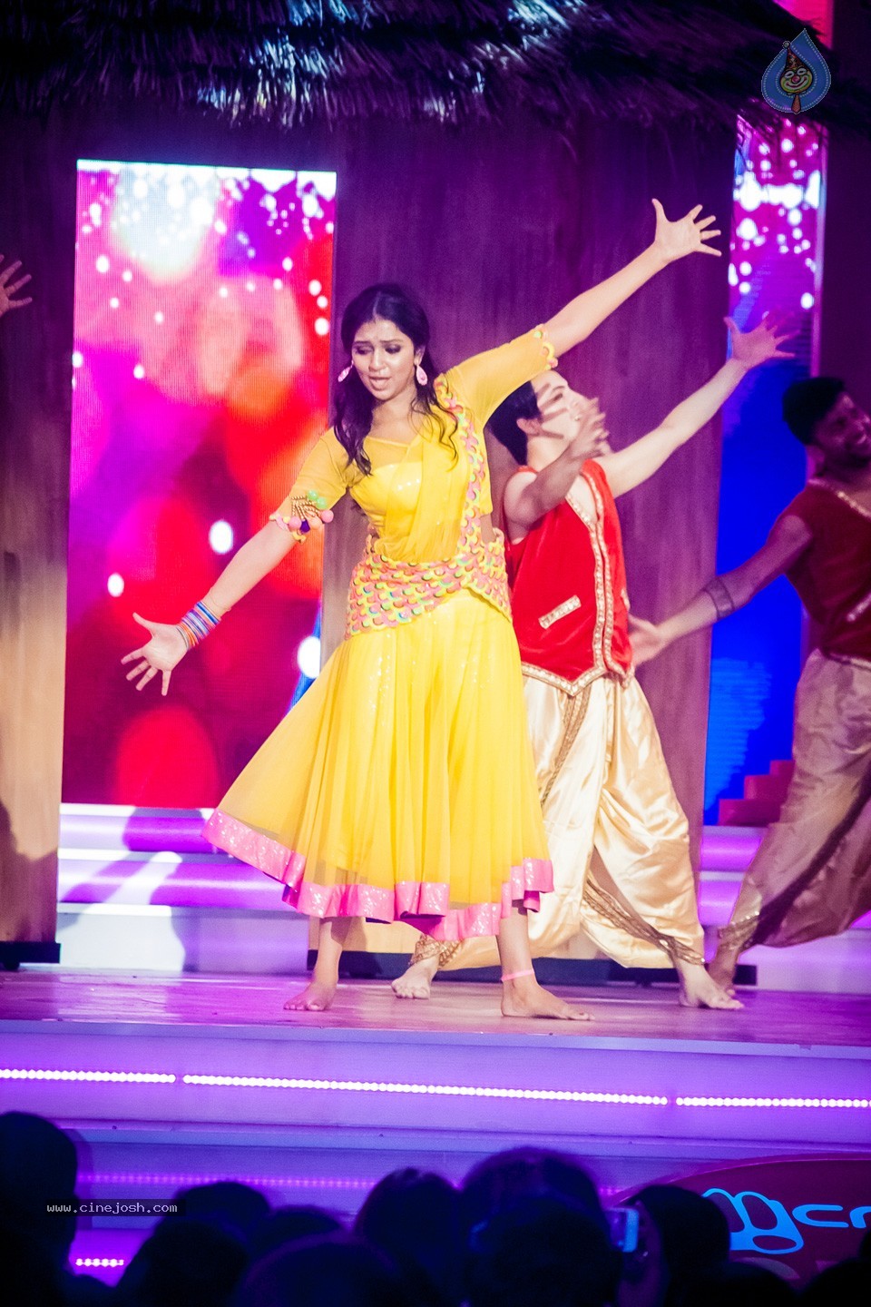 Top Celebs at SIIMA Awards 2014 - 48 / 150 photos