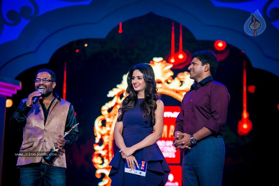 Top Celebs at SIIMA Awards 2014 - 101 / 150 photos