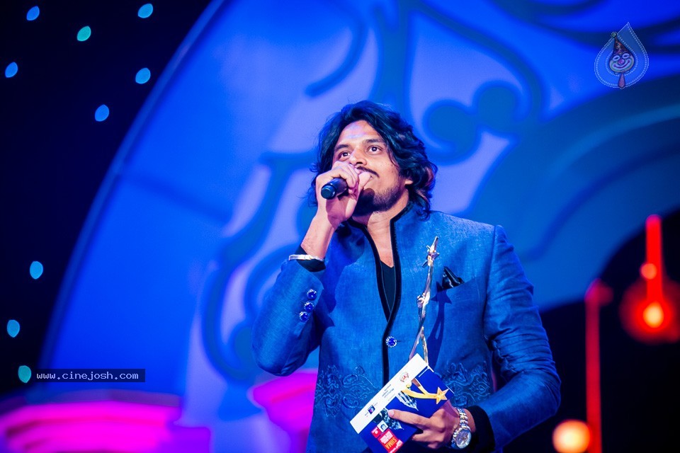 Top Celebs at SIIMA Awards 2014 - 117 / 150 photos