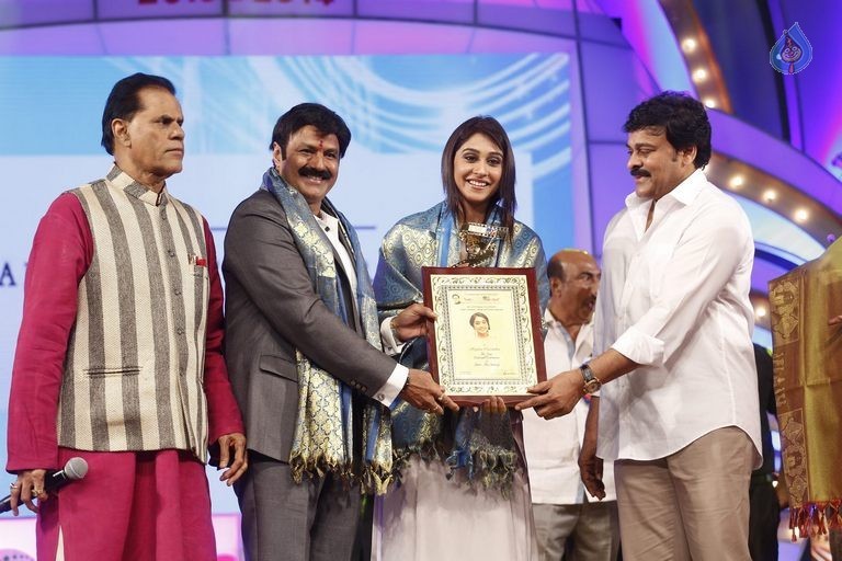 TSR - TV9 National Film Awards Photos 3 - 334 / 441 photos