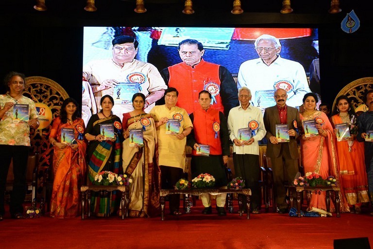 TSR Cinegoer's Association TV Awards - 12 / 42 photos