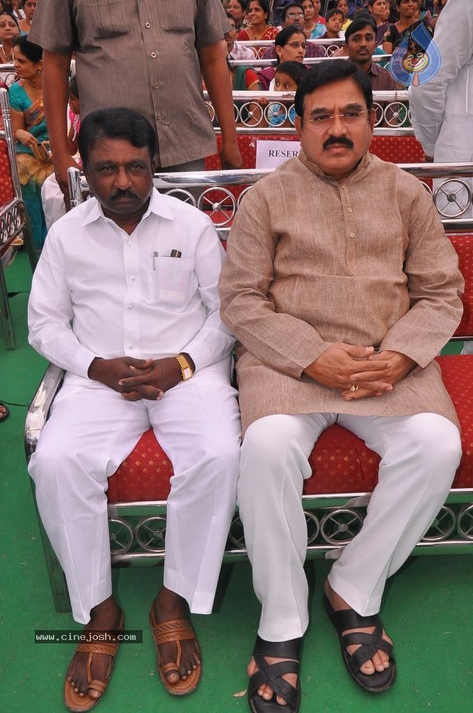 TV Nandi Awards 2011 - 1 / 326 photos