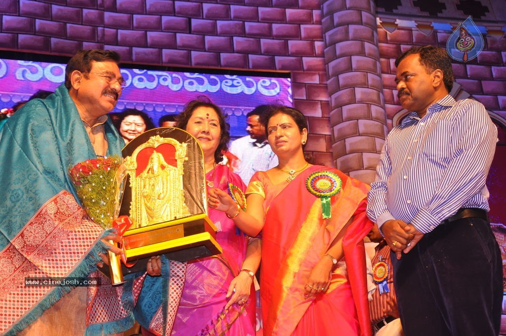 TV Nandi Awards 2011 - 23 / 326 photos