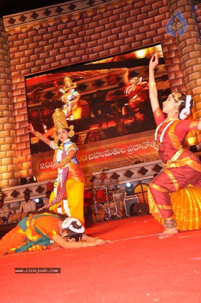 TV Nandi Awards 2011 - 98 / 326 photos