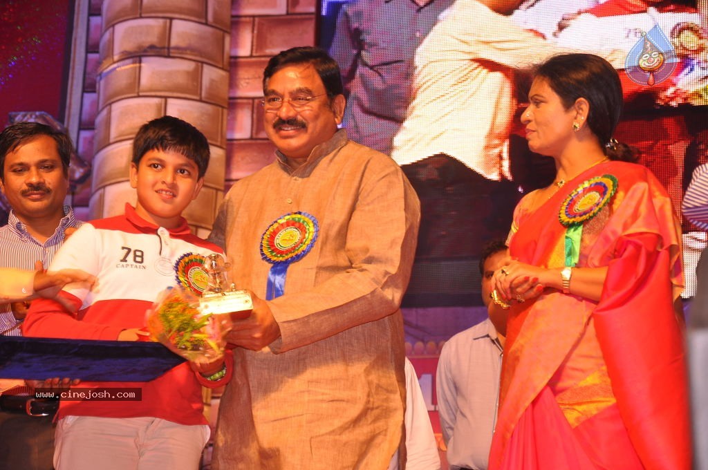 TV Nandi Awards 2011 - 194 / 326 photos